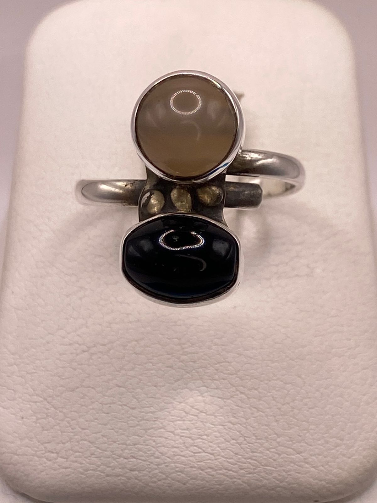 Anillo de Plata Ley 925 con Ónix Negro y Ágata Gris