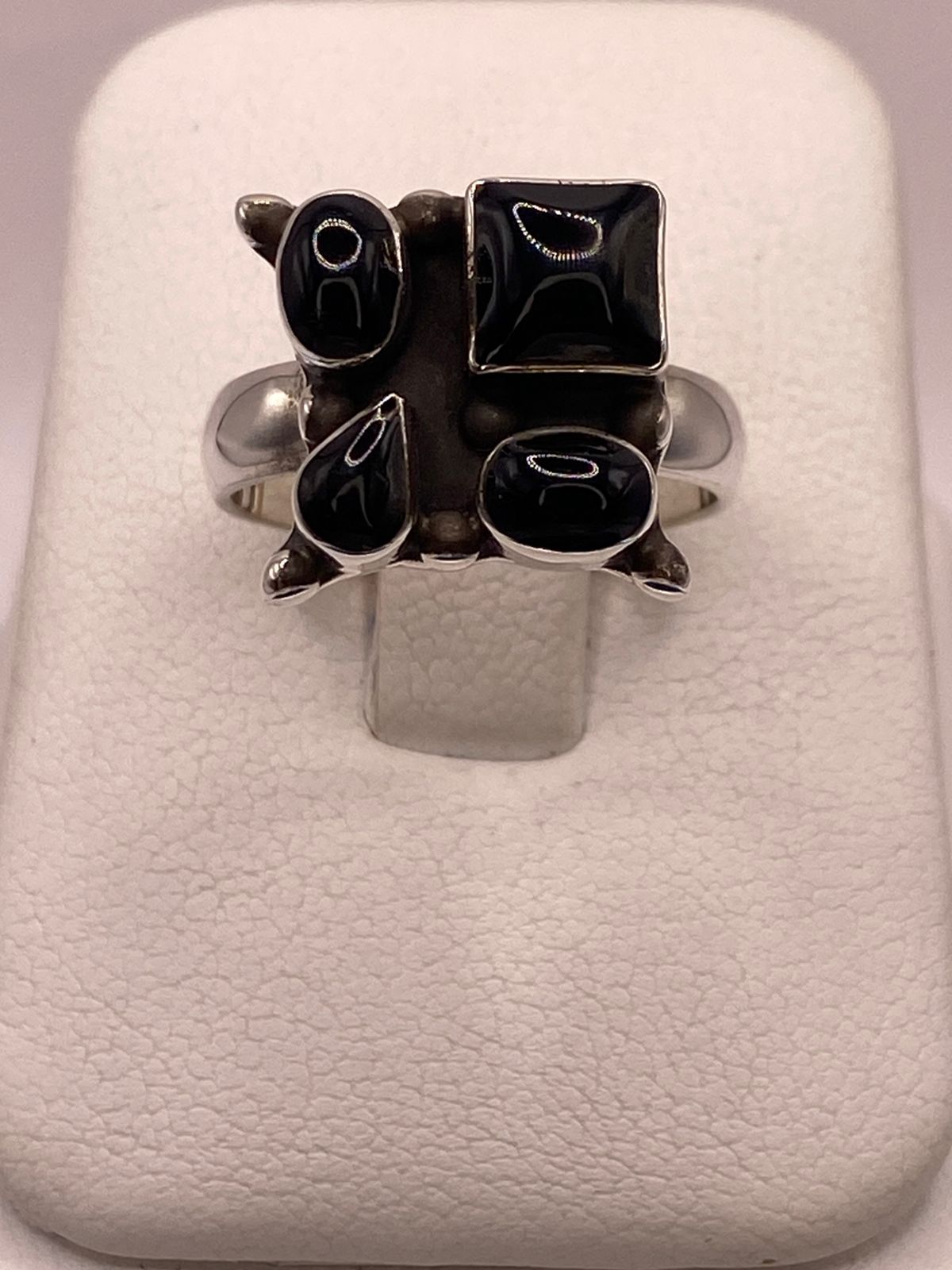 ANILLO DE PLATA LEY 925 CON ÓNIX NEGRO