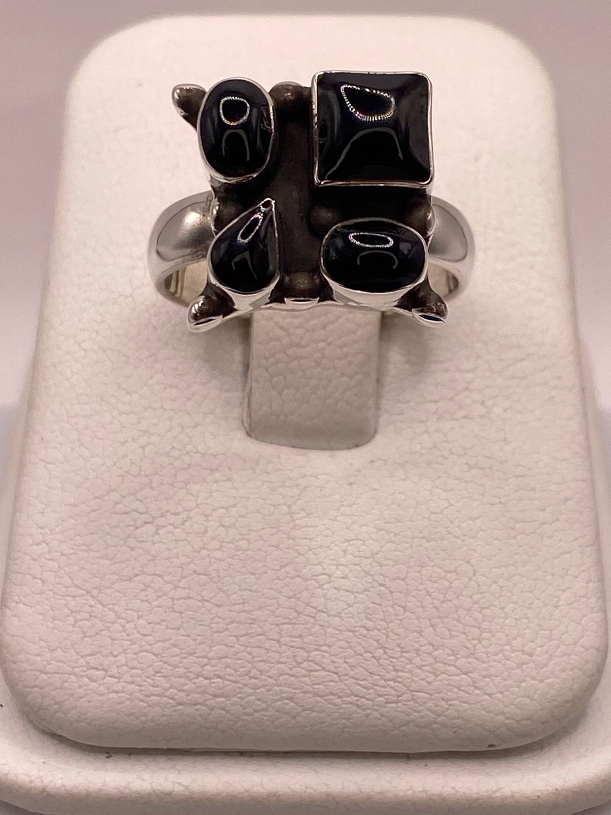 ANILLO DE PLATA LEY 925 CON ÓNIX NEGRO