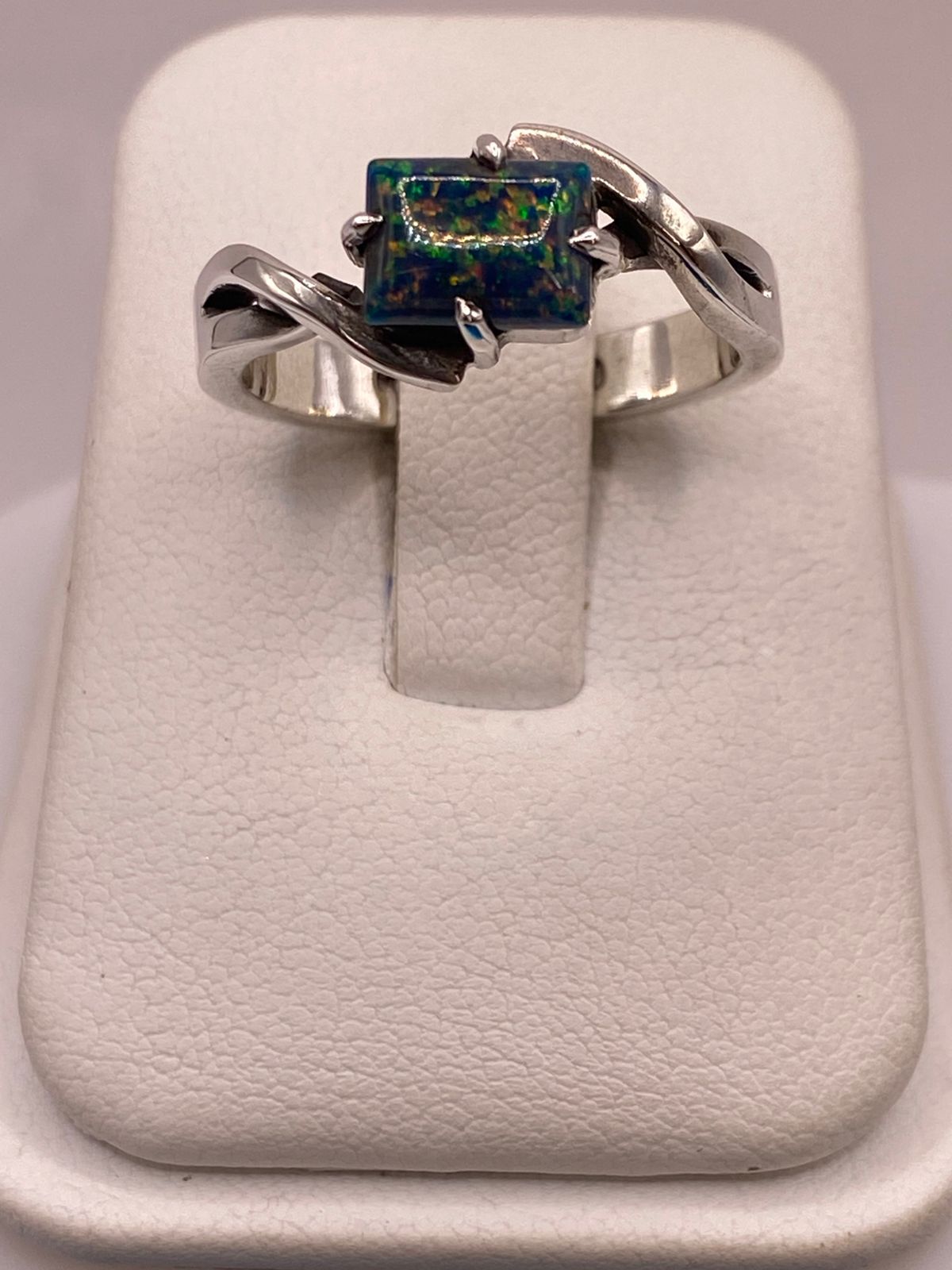 Anillo de Plata Ley 925 con Ópalo Azul