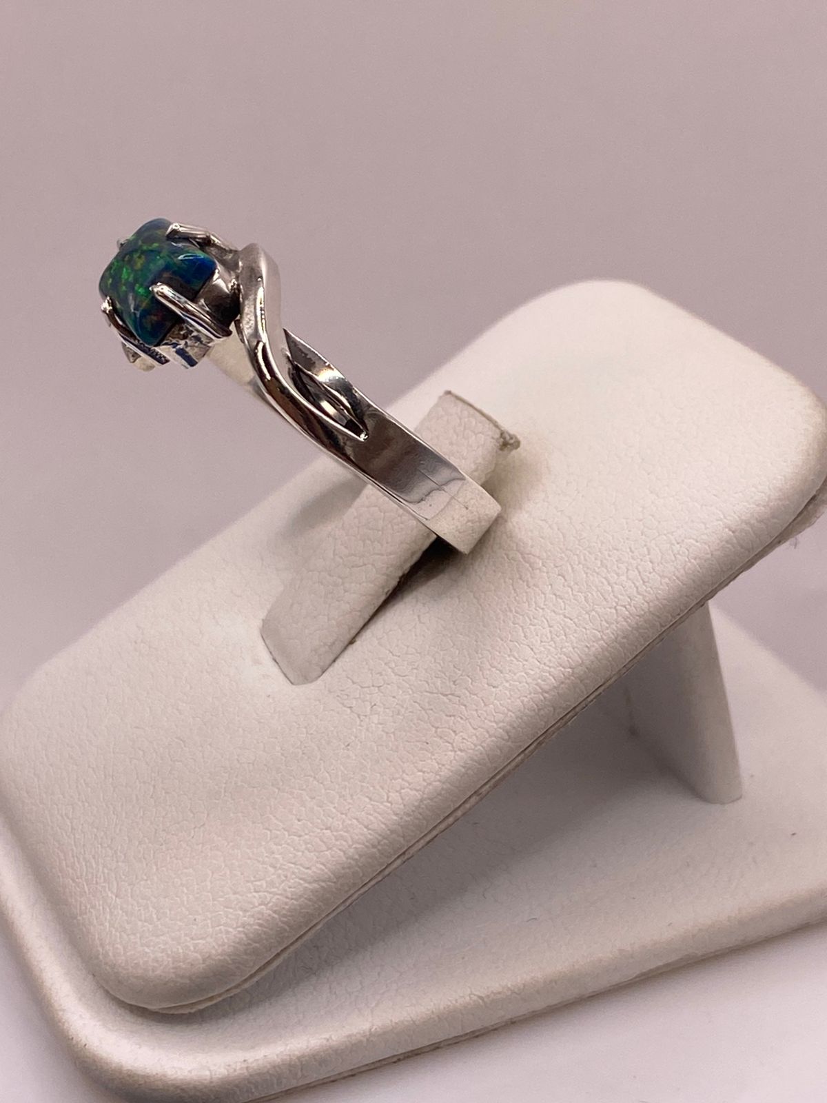Anillo de Plata Ley 925 con Ópalo Azul