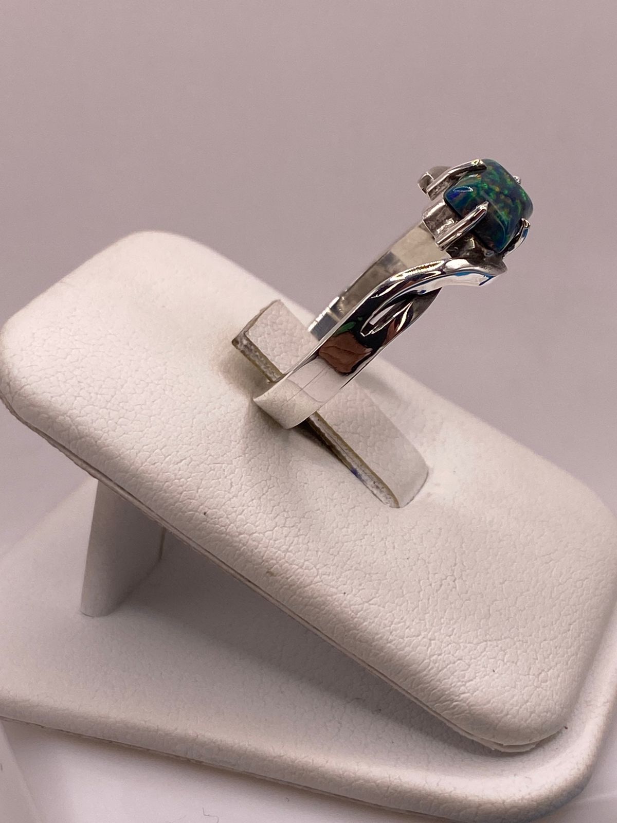 Anillo de Plata Ley 925 con Ópalo Azul