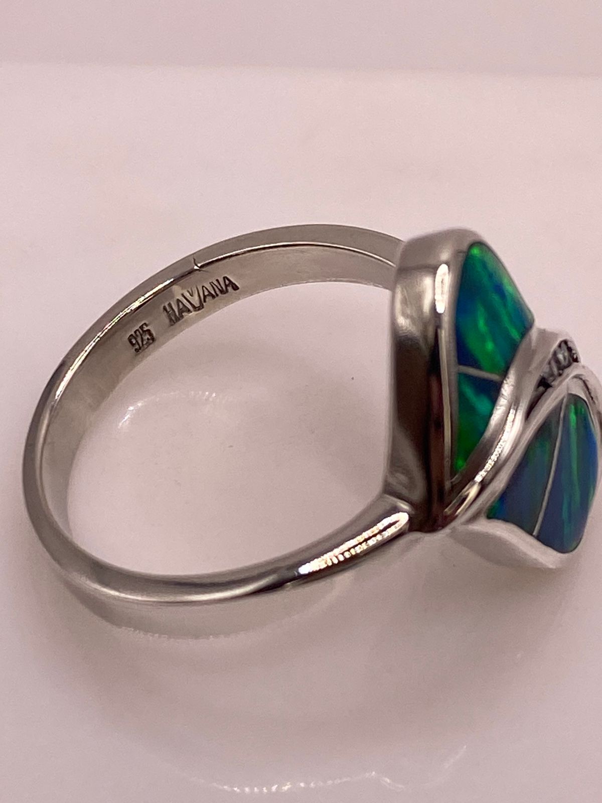 Anillo de Plata Ley 925 con Ópalo Azul-verde y Zirconia Diseño Elegante