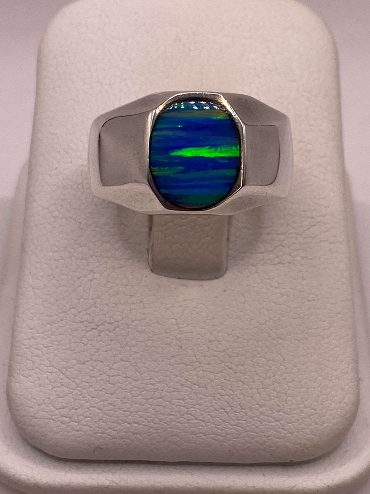 Anillo de Plata Ley 925 con Ópalo de Fuego Azul