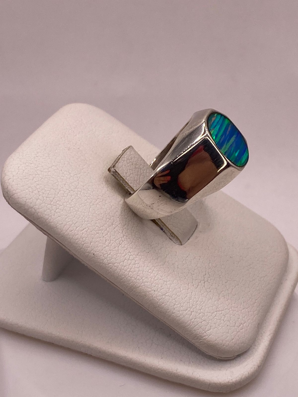 Anillo de Plata Ley 925 con Ópalo de Fuego Azul