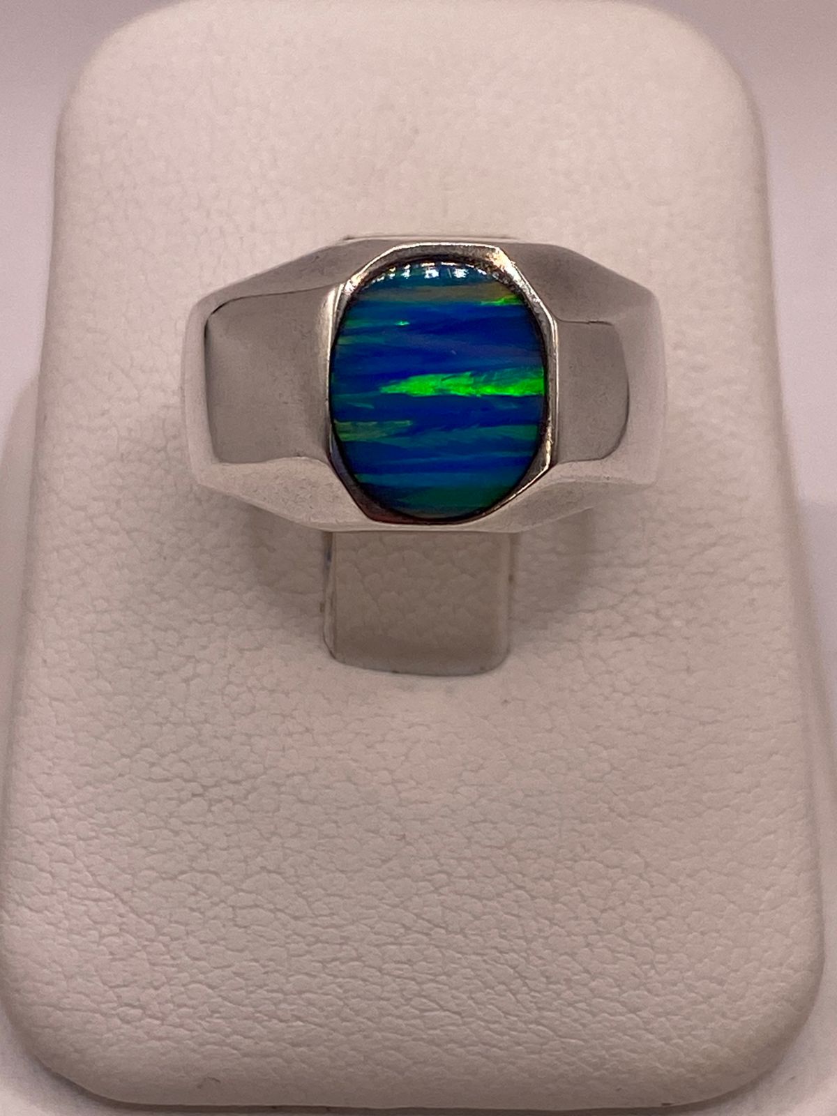 Anillo de Plata Ley 925 con Ópalo de Fuego Azul