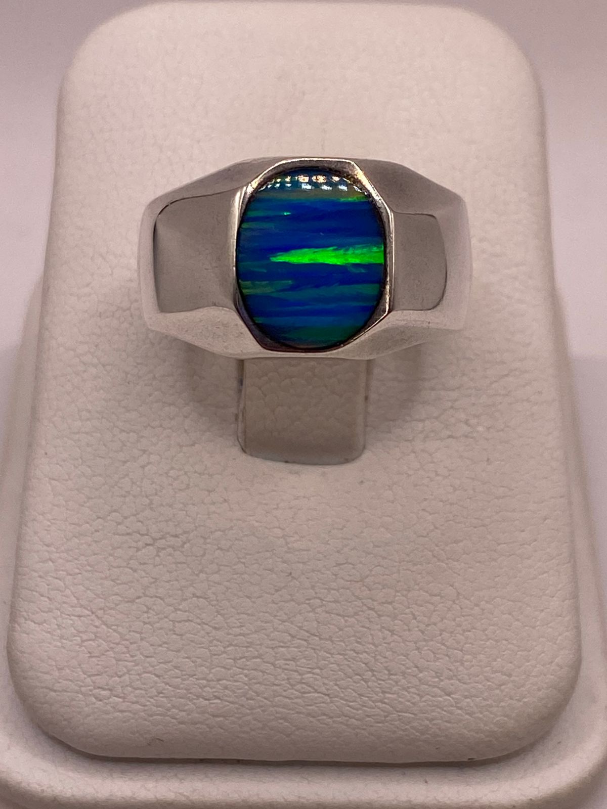 Anillo de Plata Ley 925 con Ópalo de Fuego Azul