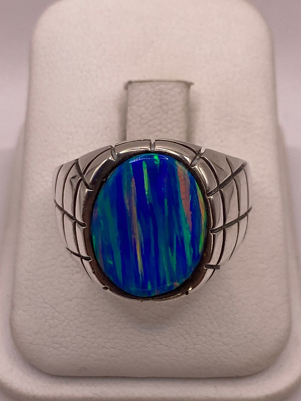 Anillo de Plata Ley 925 con Ópalo de Fuego Azul
