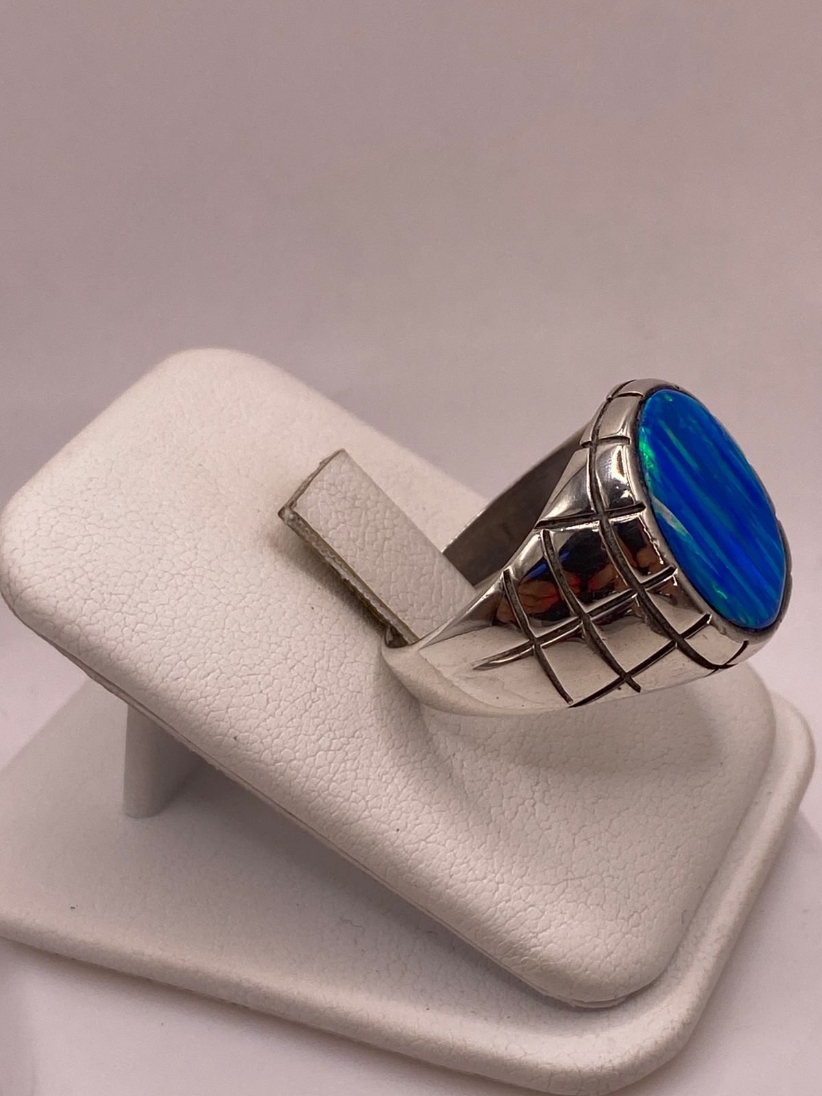 Anillo de Plata Ley 925 con Ópalo de Fuego Azul