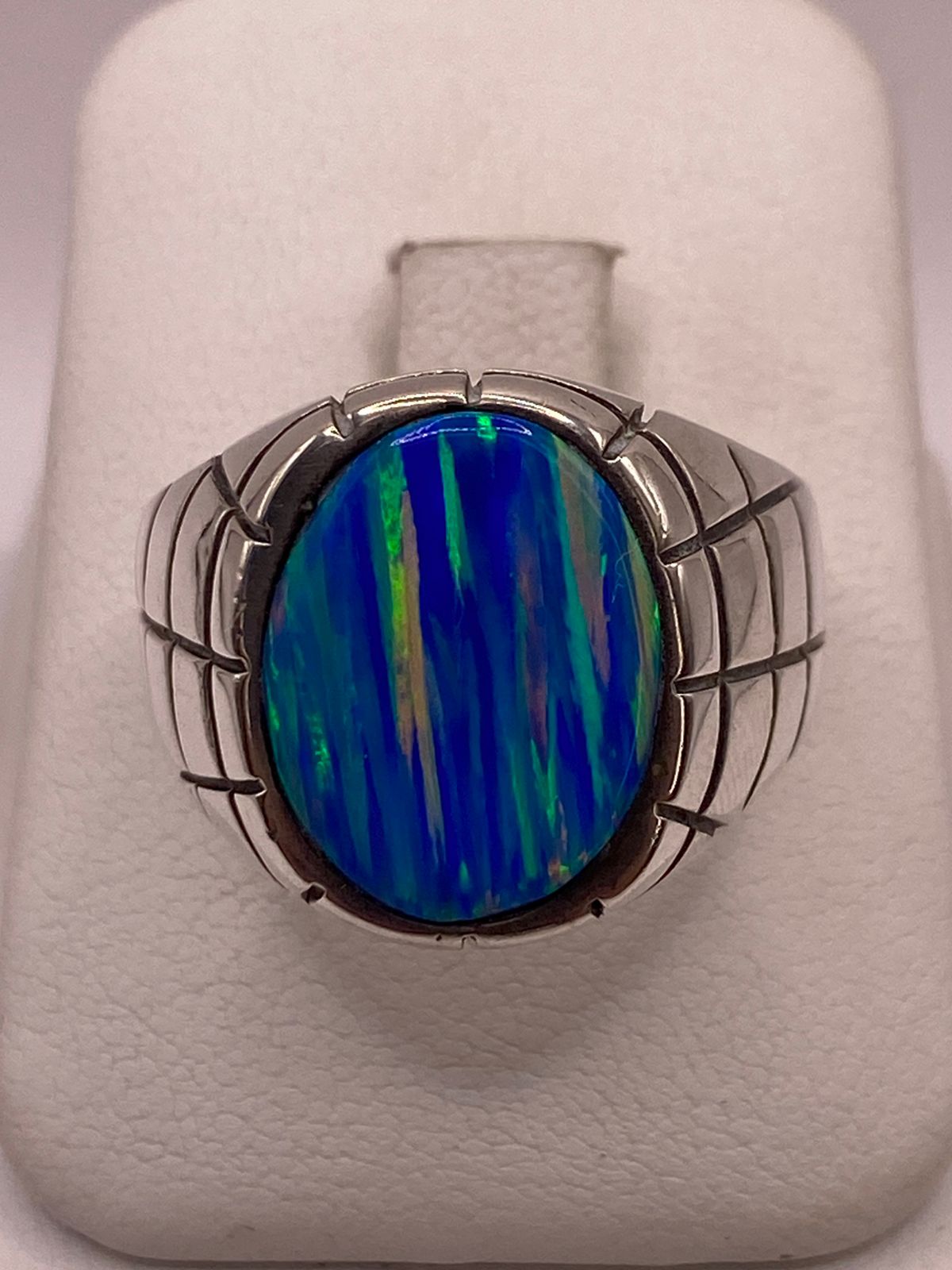 Anillo de Plata Ley 925 con Ópalo de Fuego Azul