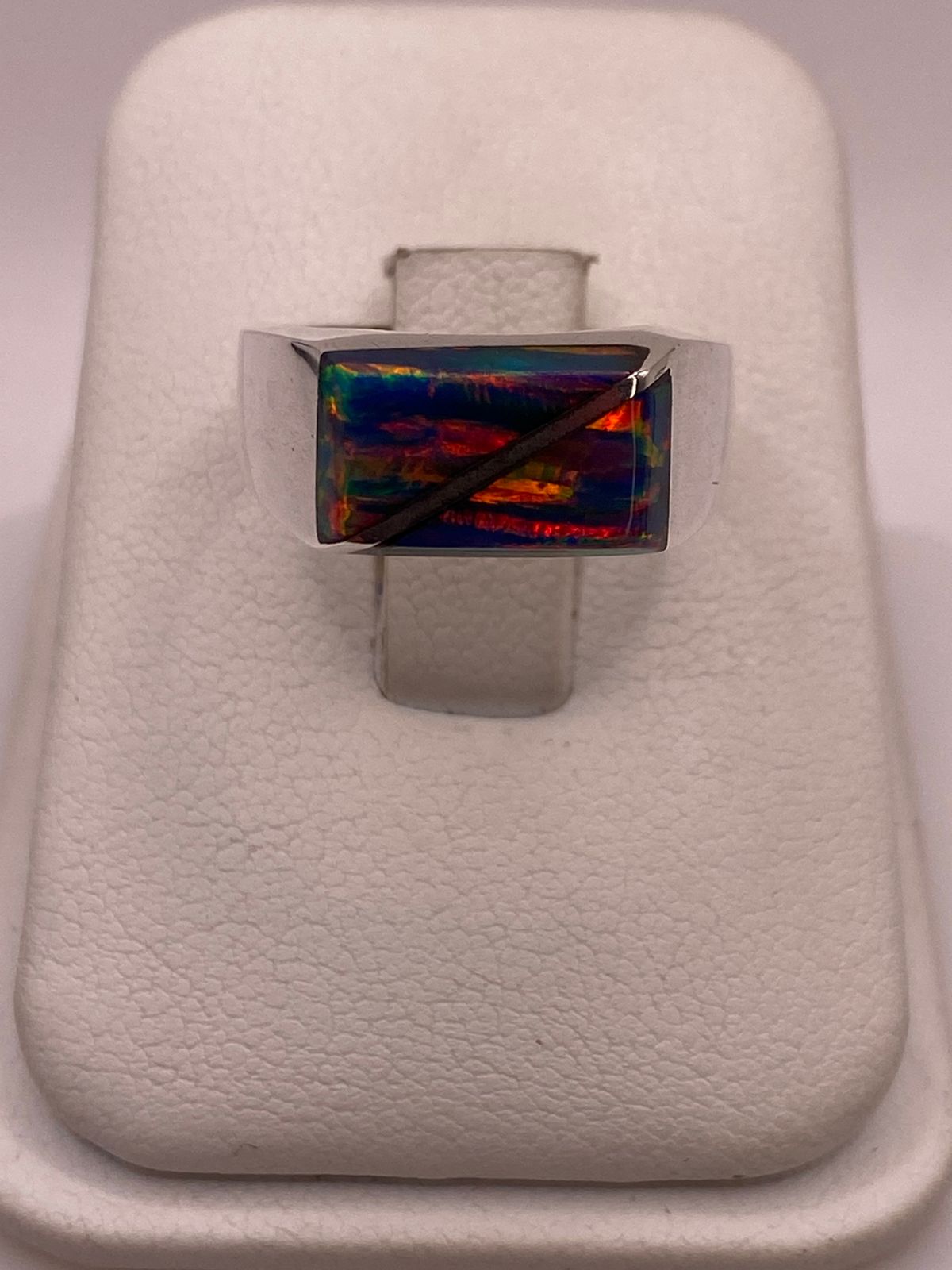 ANILLO DE PLATA LEY 925 CON ÓPALO DE FUEGO AZUL