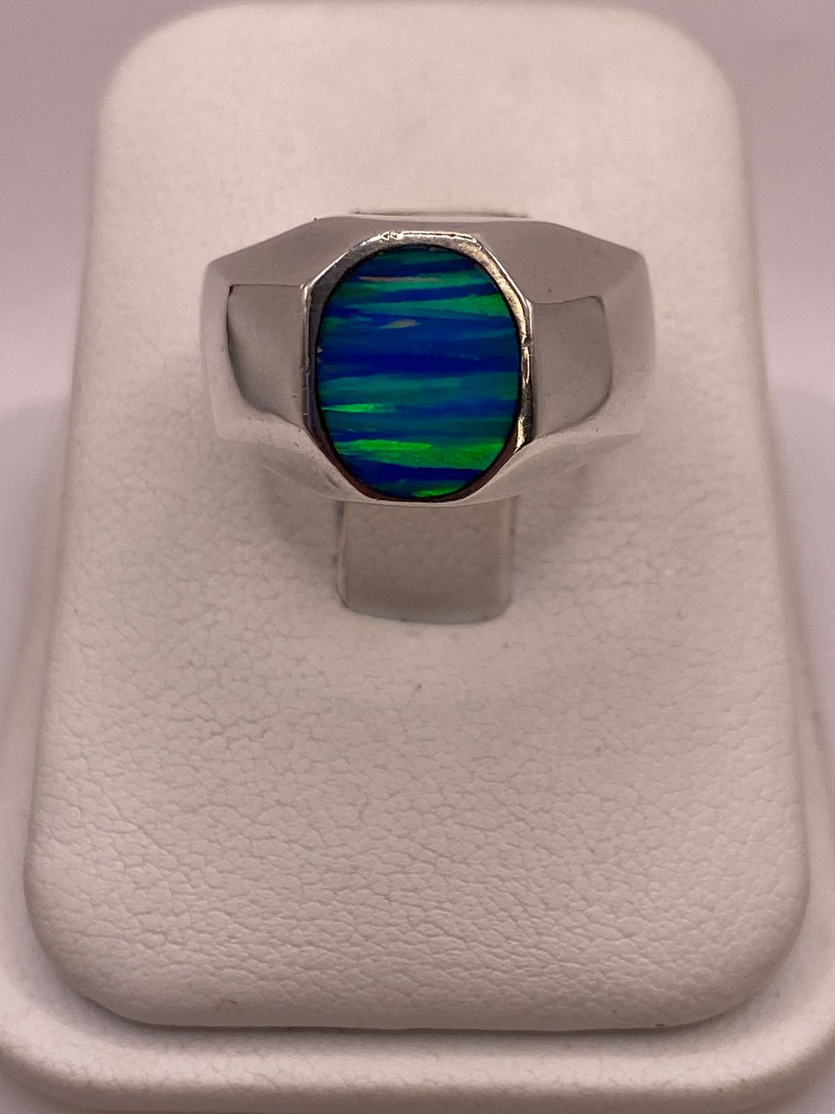 Anillo de Plata Ley 925 con Ópalo de Fuego Azul