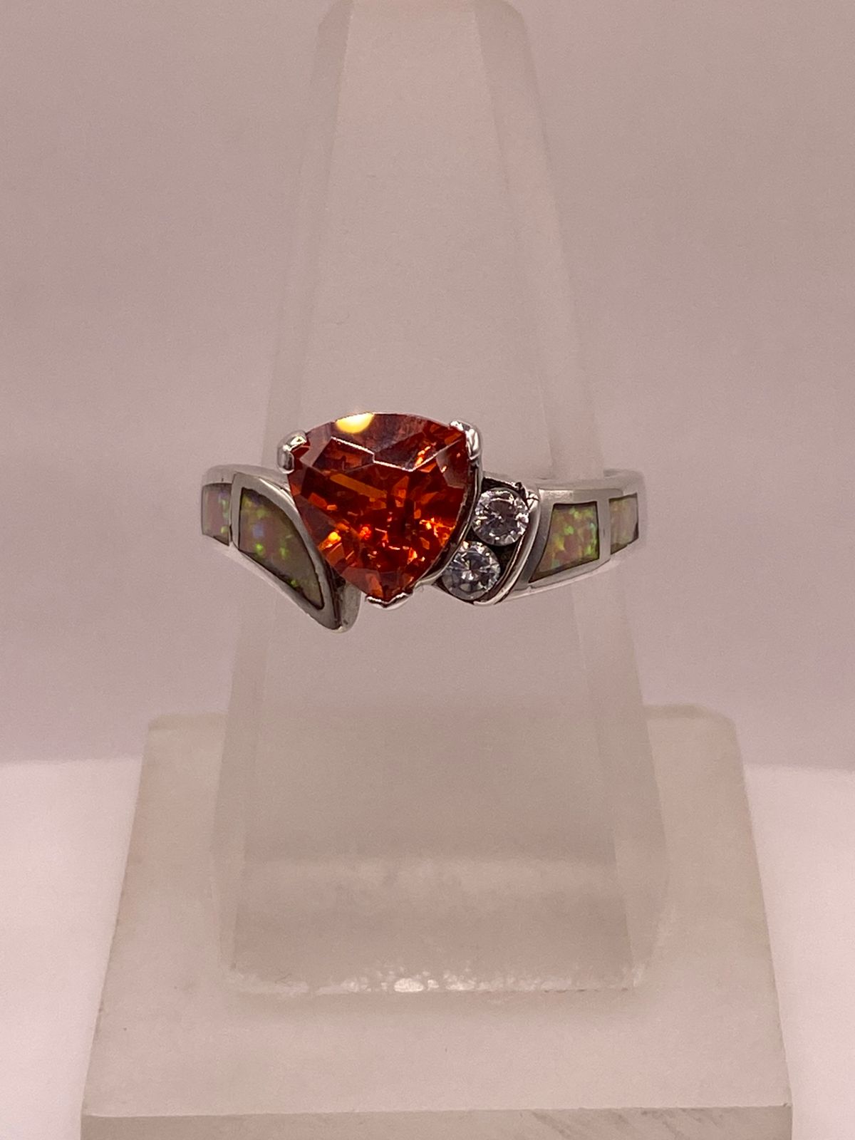 Anillo de Plata Ley 925 con Ópalo de Fuego, Zirconias y Piedra Central Naranja