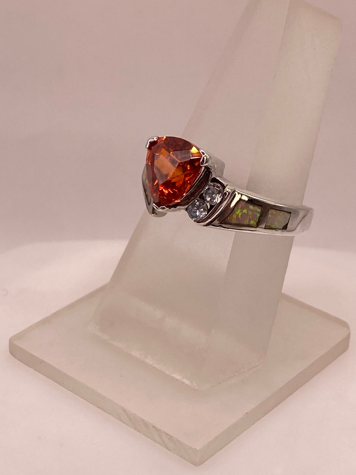 Anillo de Plata Ley 925 con Ópalo de Fuego, Zirconias y Piedra Central Naranja