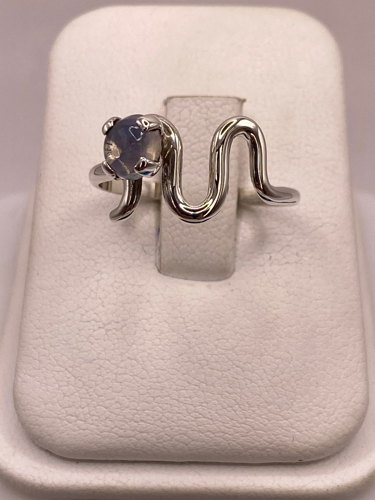 Anillo de Plata Ley 925 con Ópalo Natural