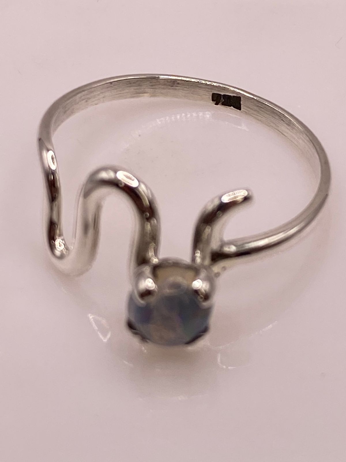Anillo de Plata Ley 925 con Ópalo Natural