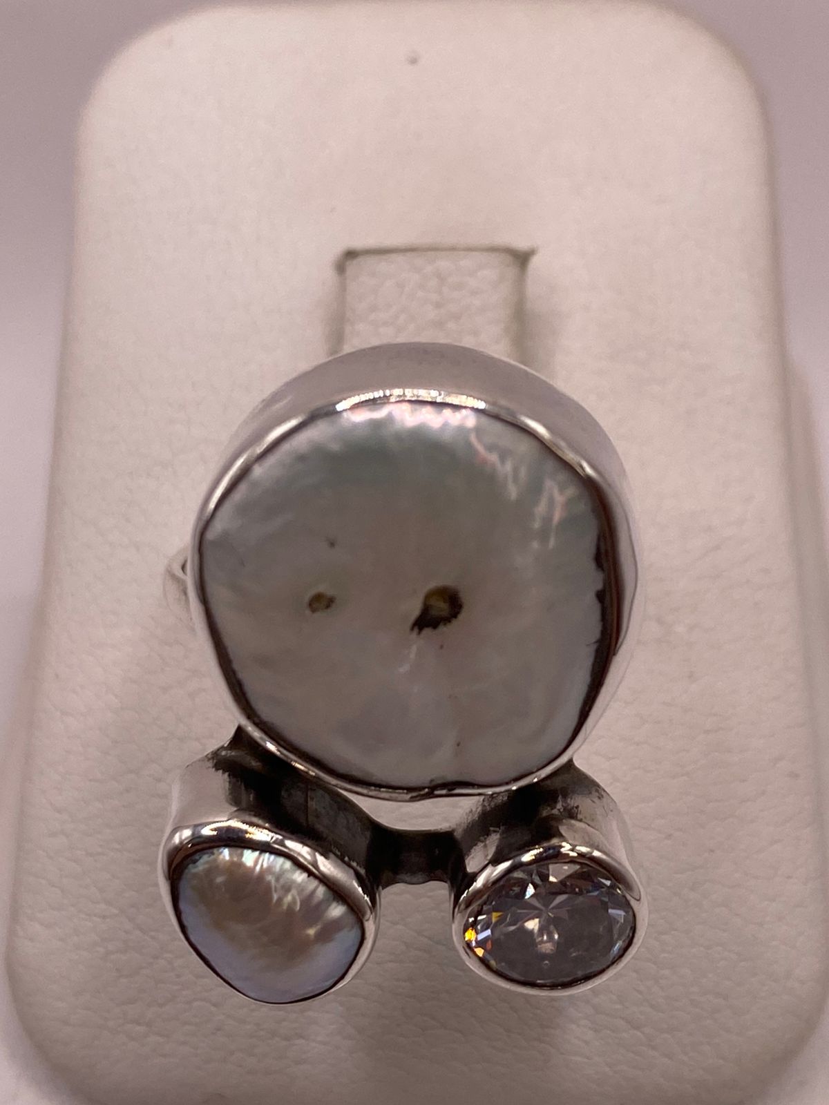 Anillo de Plata Ley 925 con Perla y Zirconia