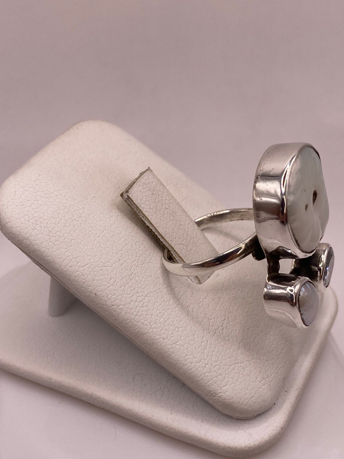 Anillo de Plata Ley 925 con Perla y Zirconia