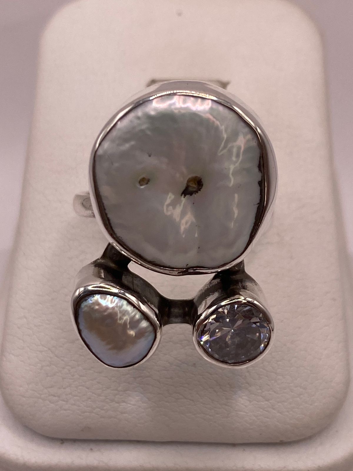Anillo de Plata Ley 925 con Perla y Zirconia