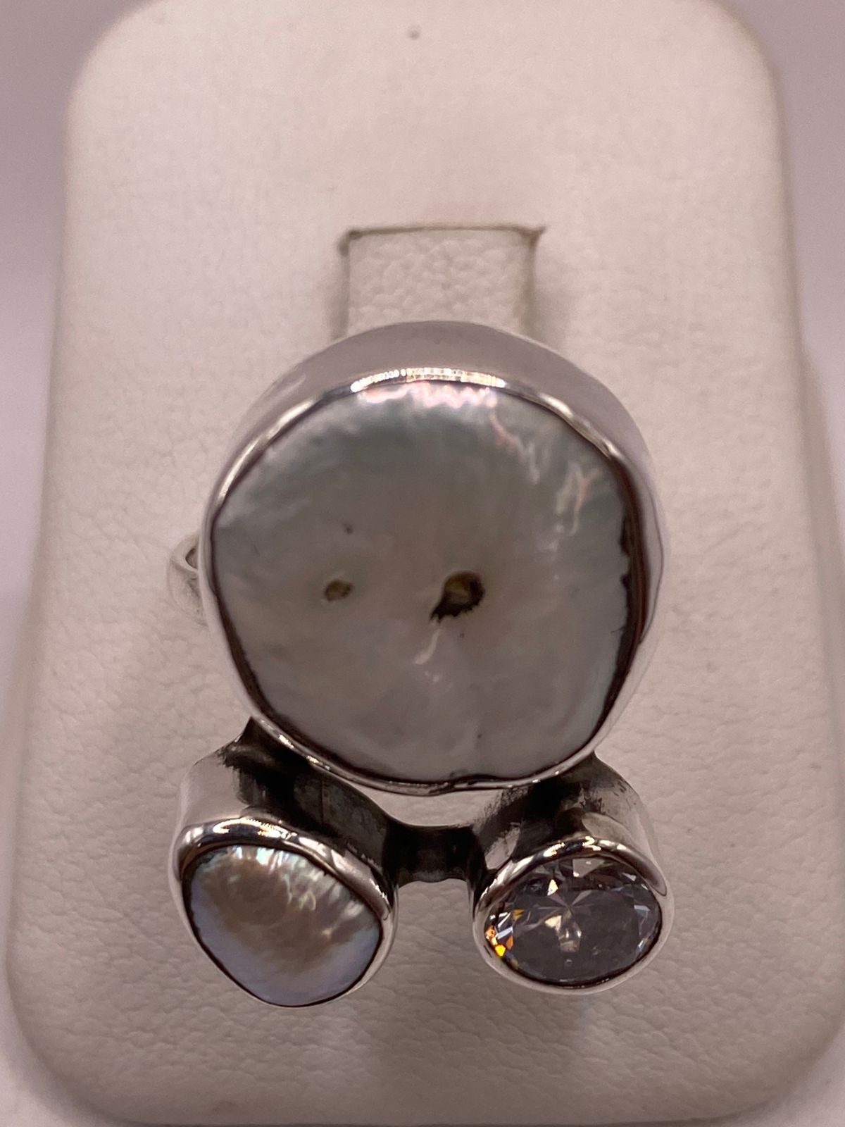 Anillo de Plata Ley 925 con Perla y Zirconia