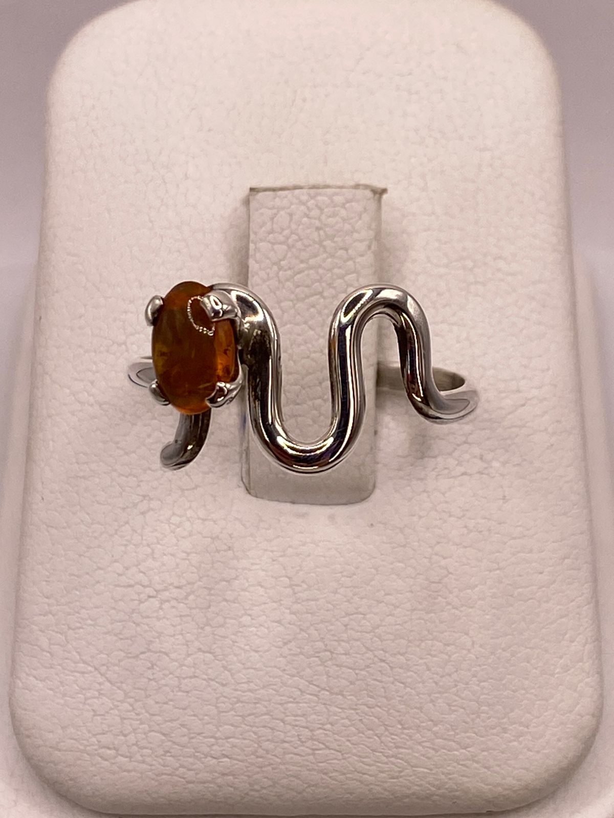 Anillo de Plata Ley 925 con Piedra Ámbar