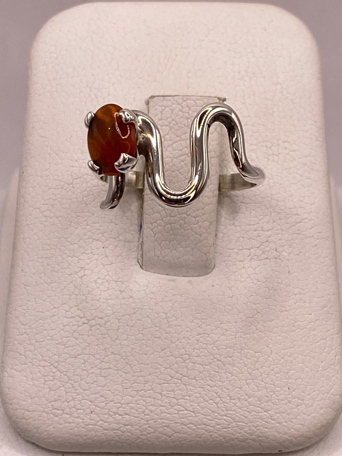 Anillo de Plata Ley 925 con Piedra Ámbar
