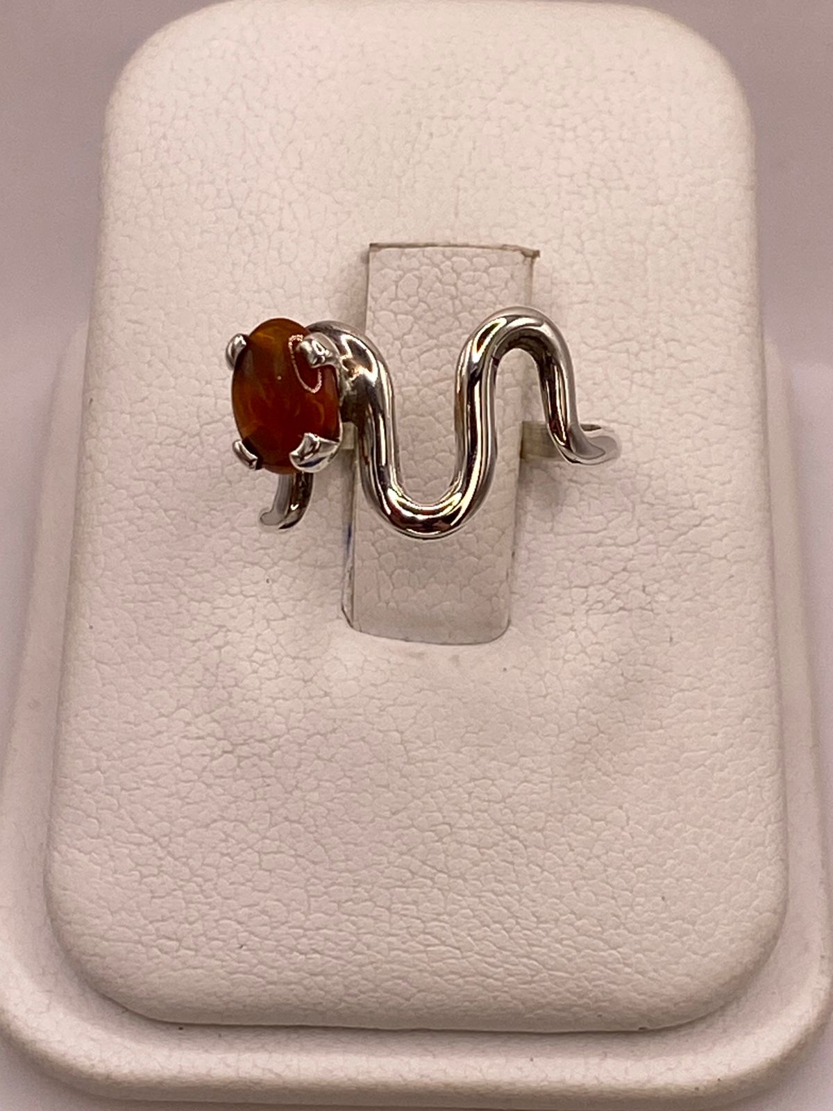 Anillo de Plata Ley 925 con Piedra Ámbar