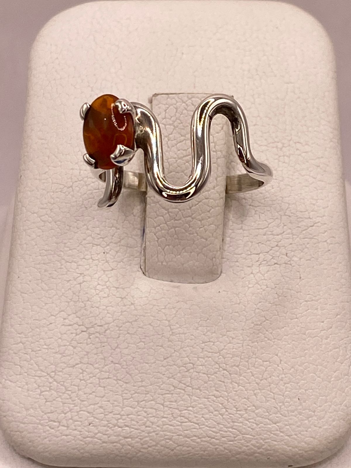 Anillo de Plata Ley 925 con Piedra Ámbar