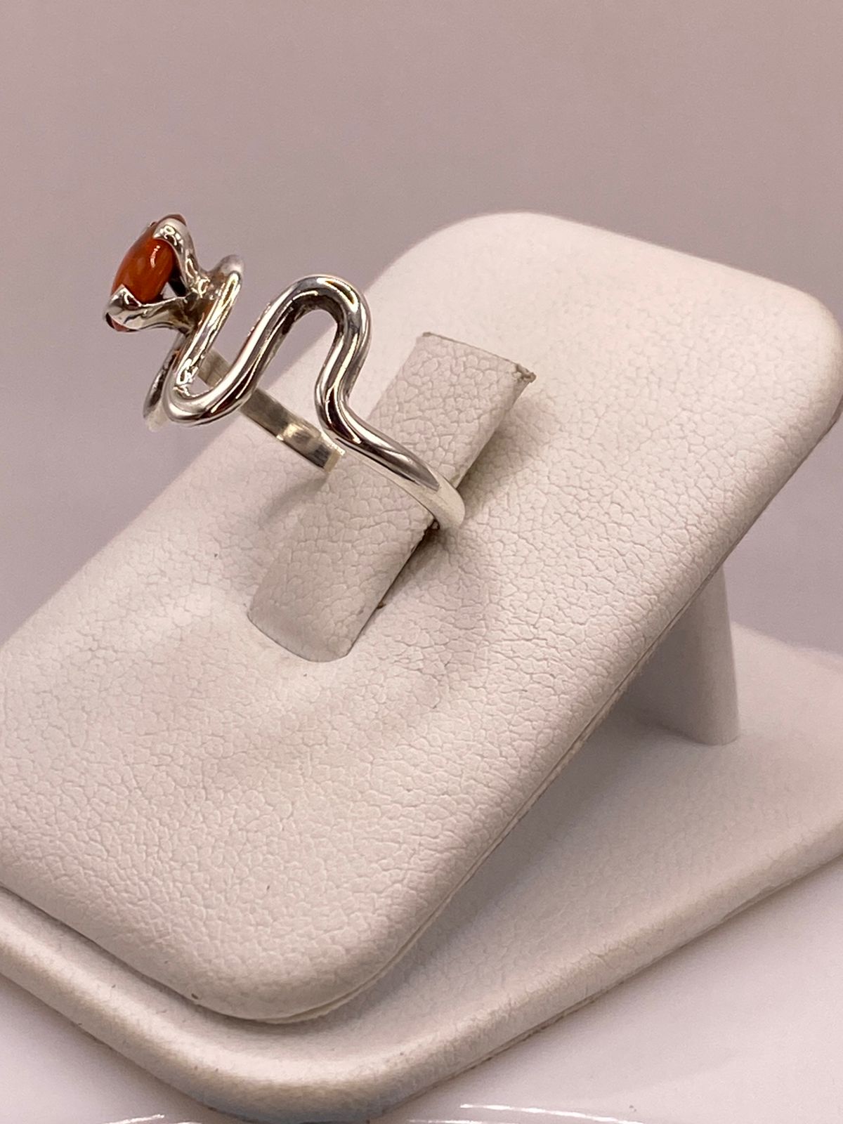 Anillo de Plata Ley 925 con Piedra Ámbar