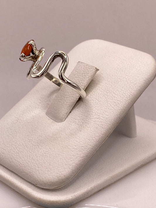 Anillo de Plata Ley 925 con Piedra Ámbar, vista frontal