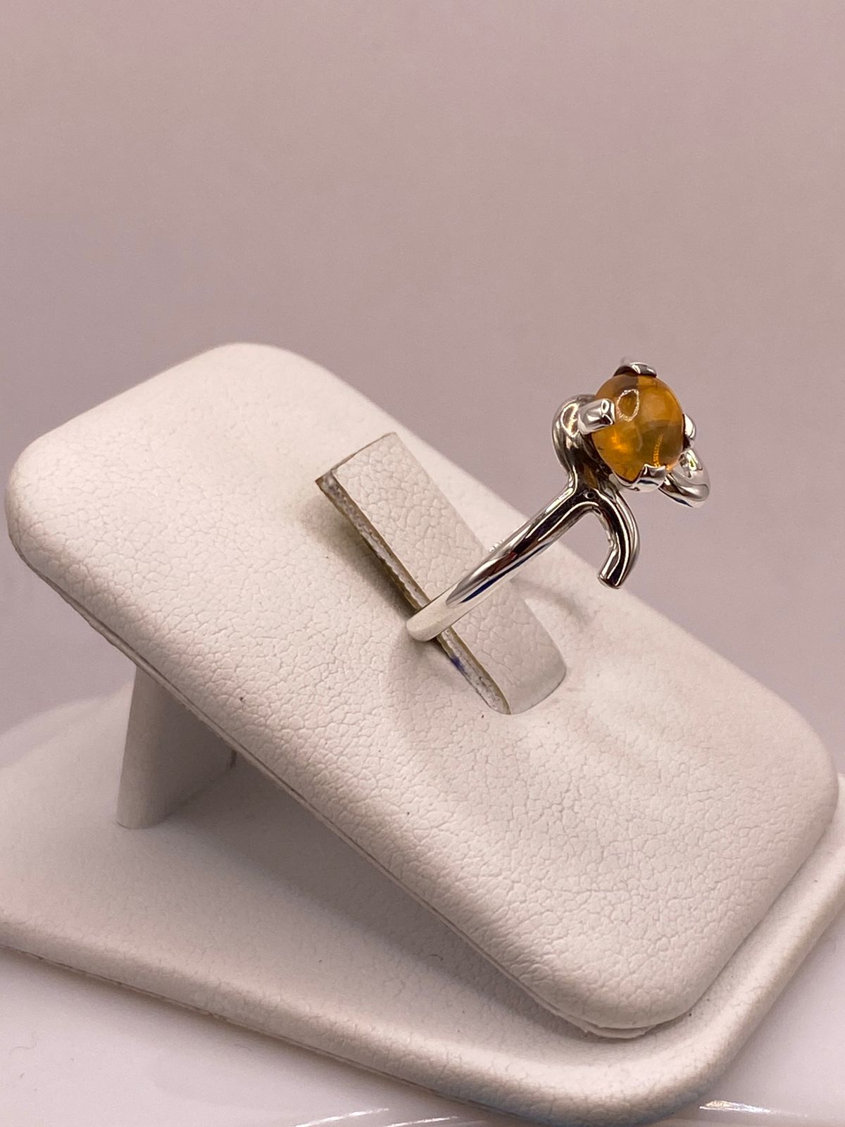Anillo de Plata Ley 925 con Piedra Ámbar