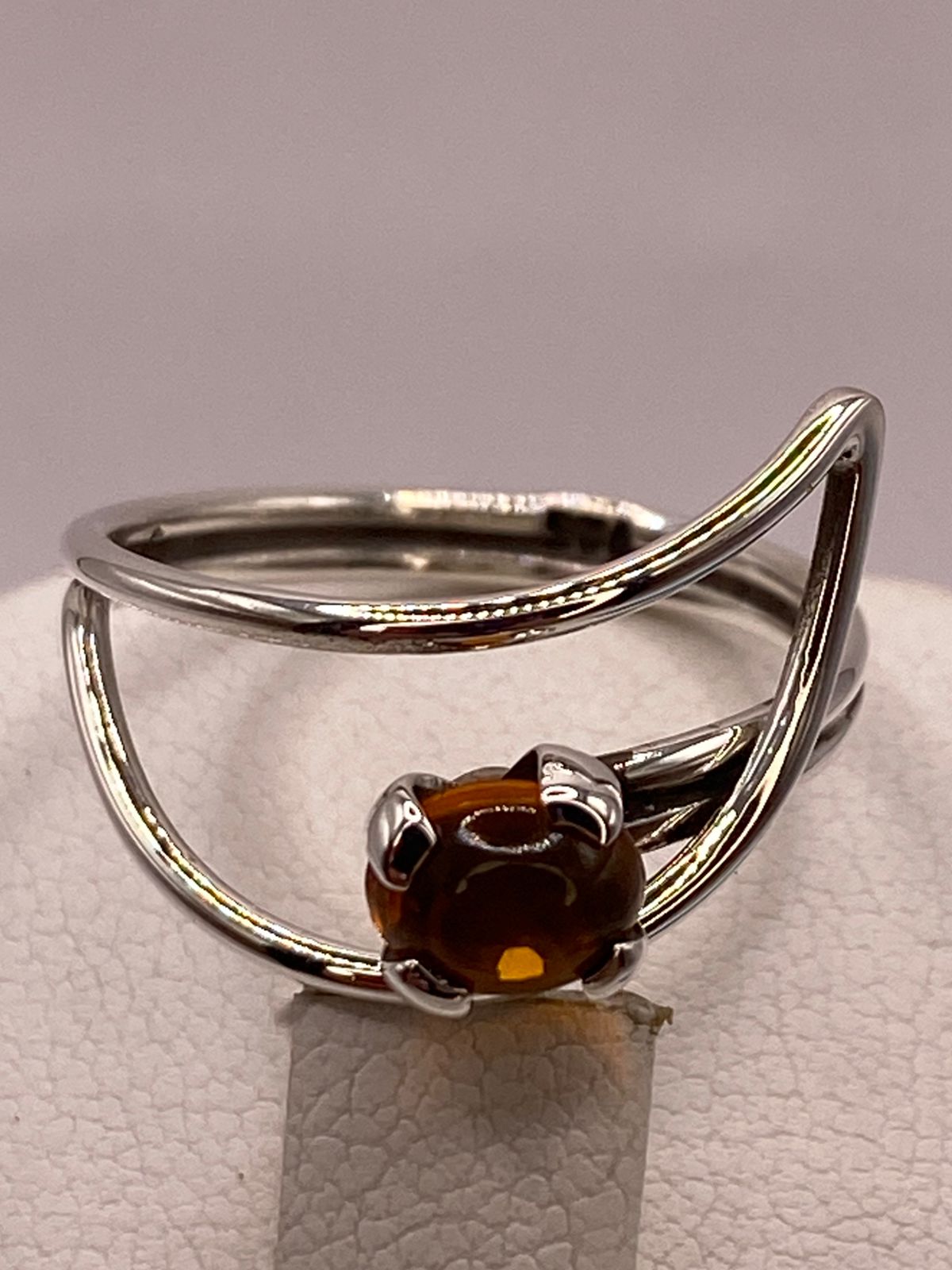 Anillo de Plata Ley 925 con Piedra Ámbar