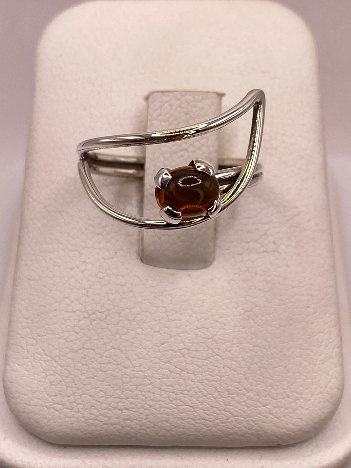 Anillo de Plata Ley 925 con Piedra Ámbar