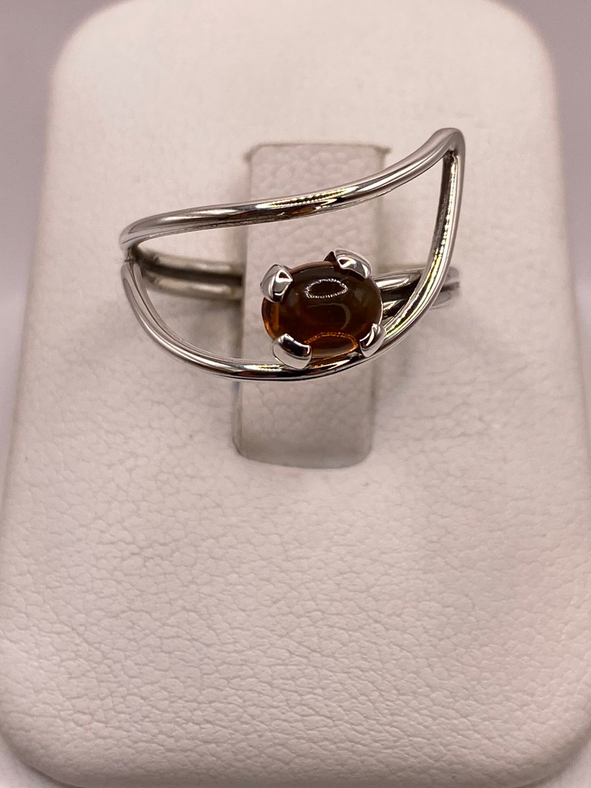 Anillo de Plata Ley 925 con Piedra Ámbar
