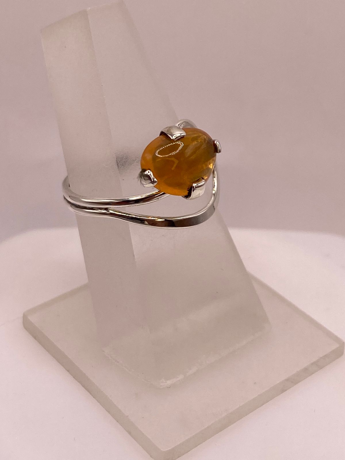 Anillo de Plata Ley 925 con Piedra Ámbar