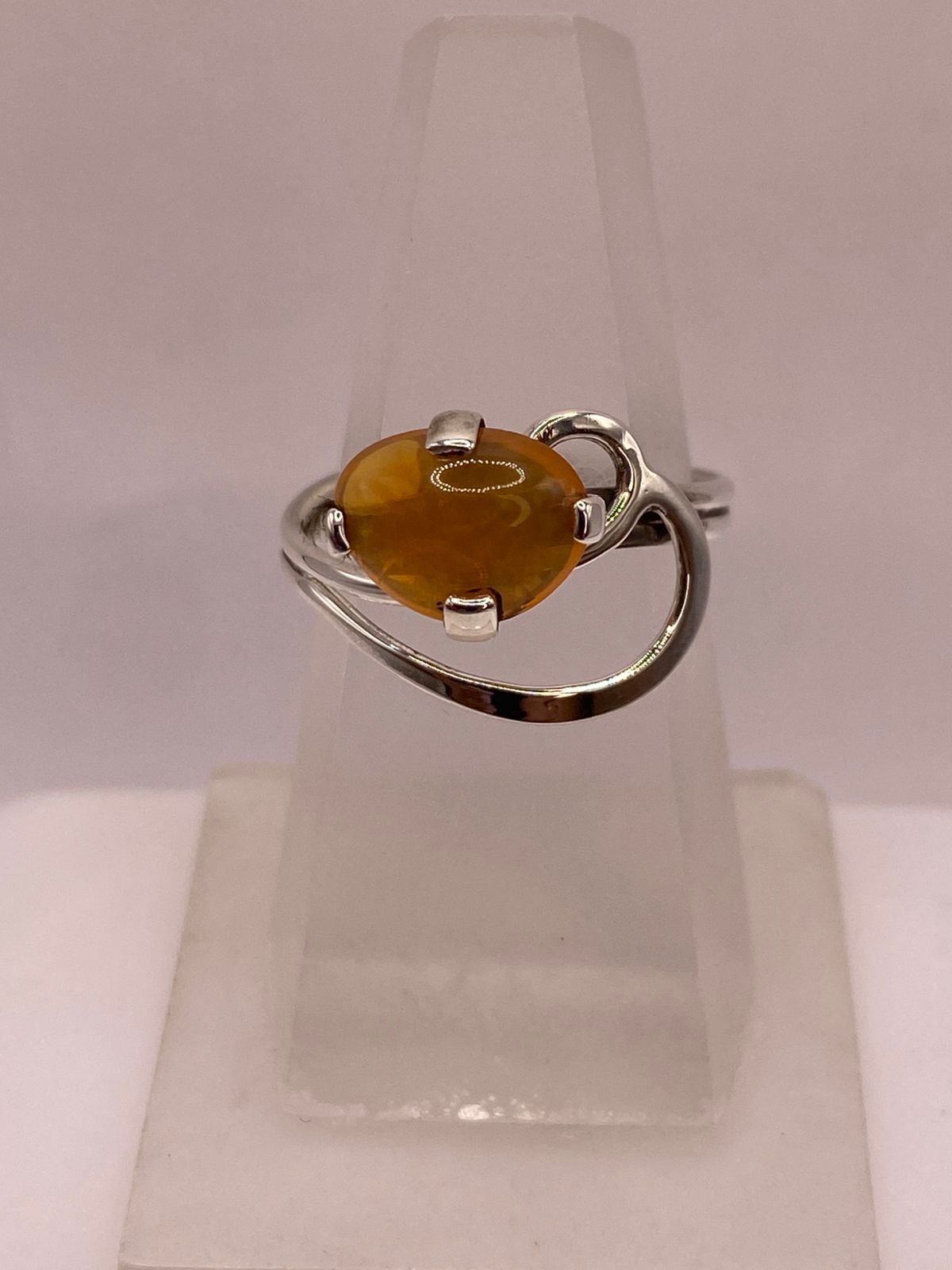 Anillo de Plata Ley 925 con Piedra Ámbar