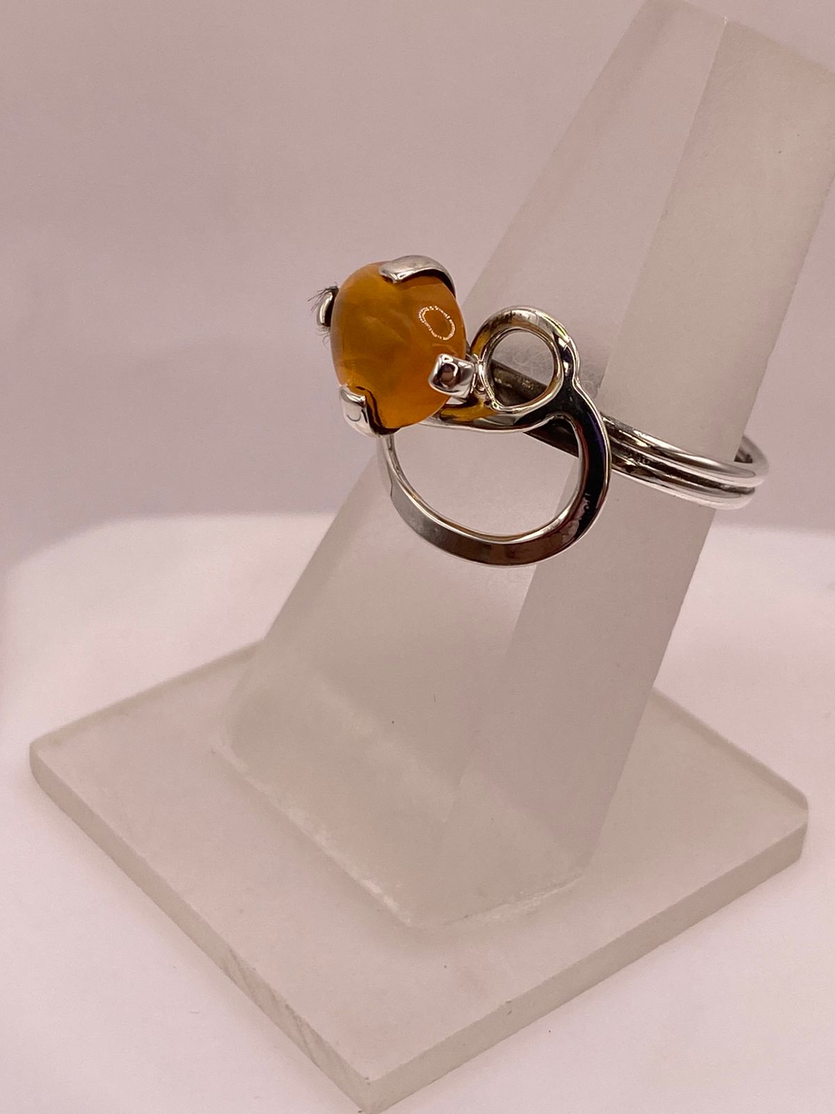Anillo de Plata Ley 925 con Piedra Ámbar