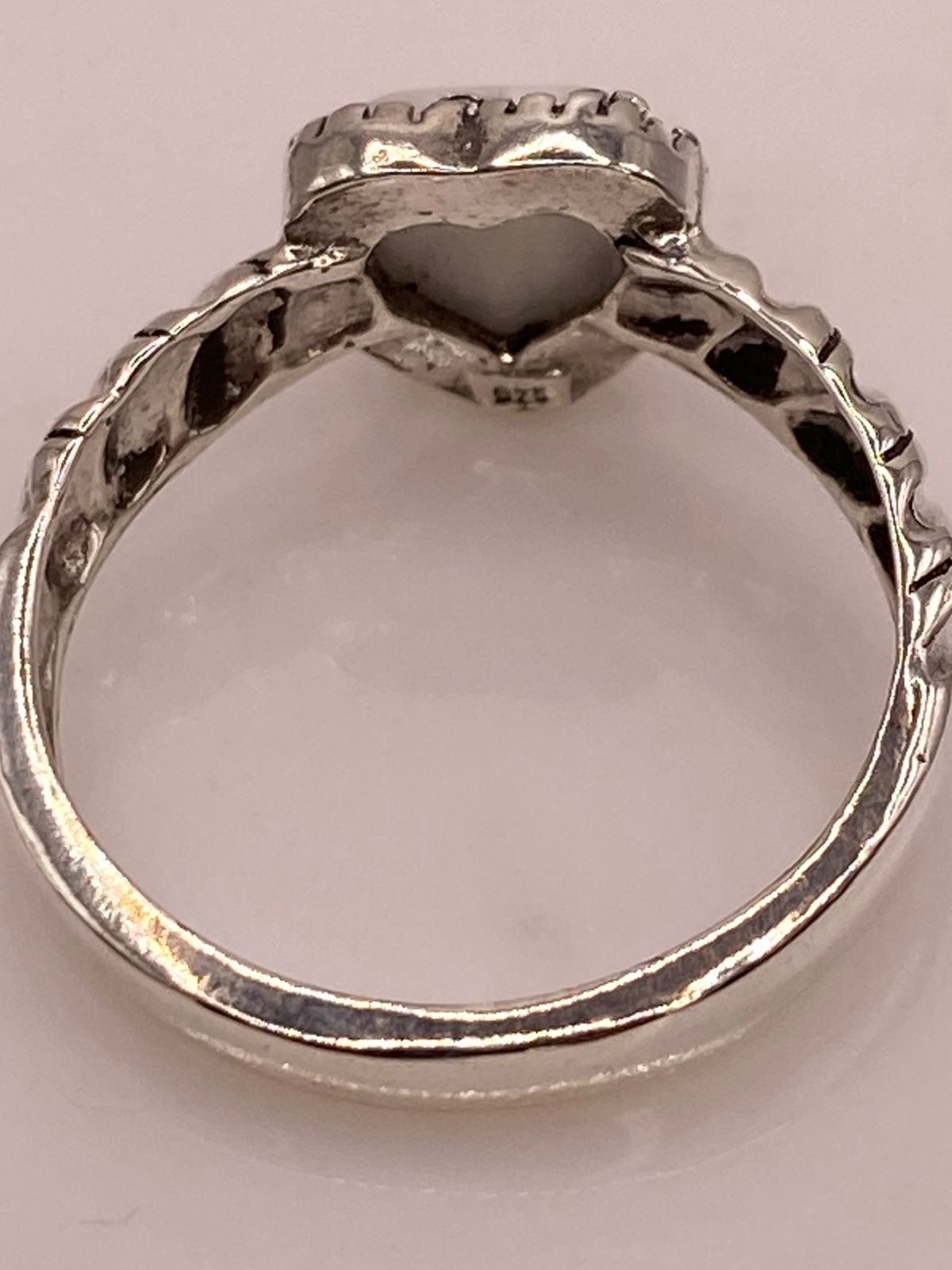 Anillo de Plata Ley 925 con Piedra Corazón Blanca