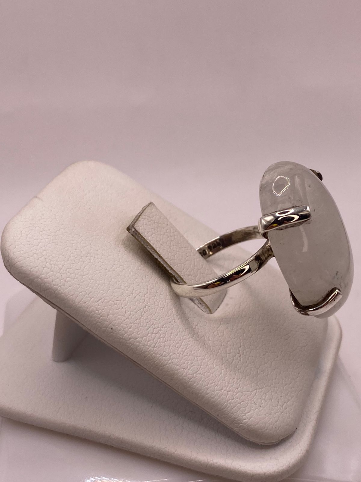 Anillo de Plata Ley 925 con Piedra Luna