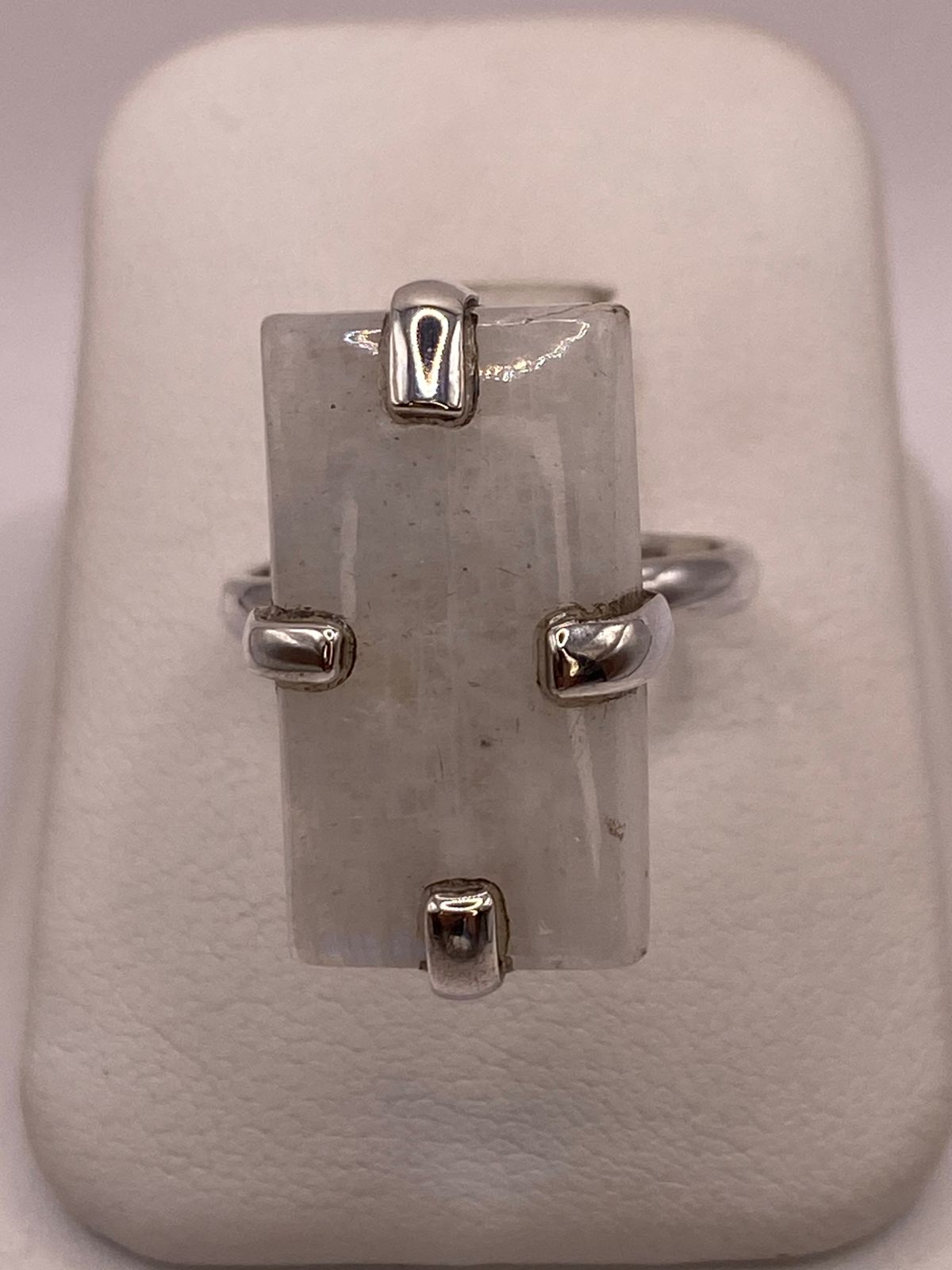 Anillo de Plata Ley 925 con Piedra Luna Natural