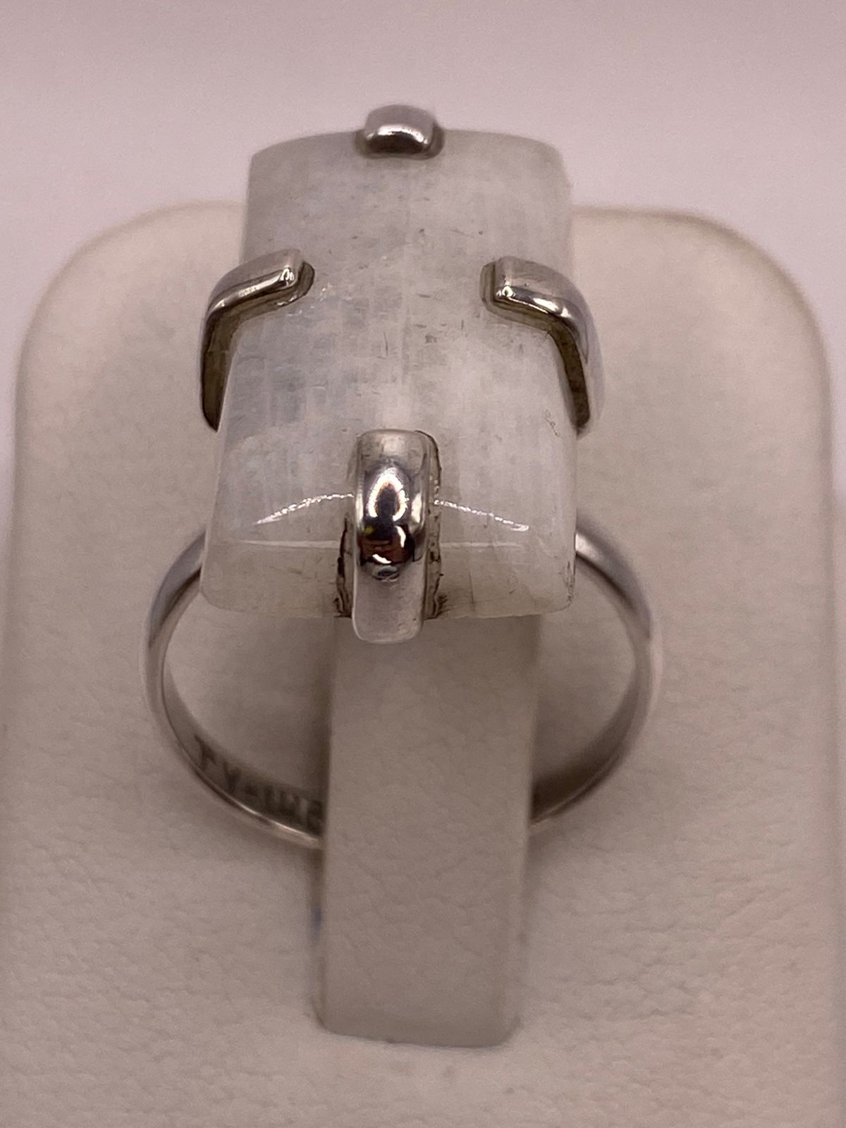Anillo de Plata Ley 925 con Piedra Luna Natural