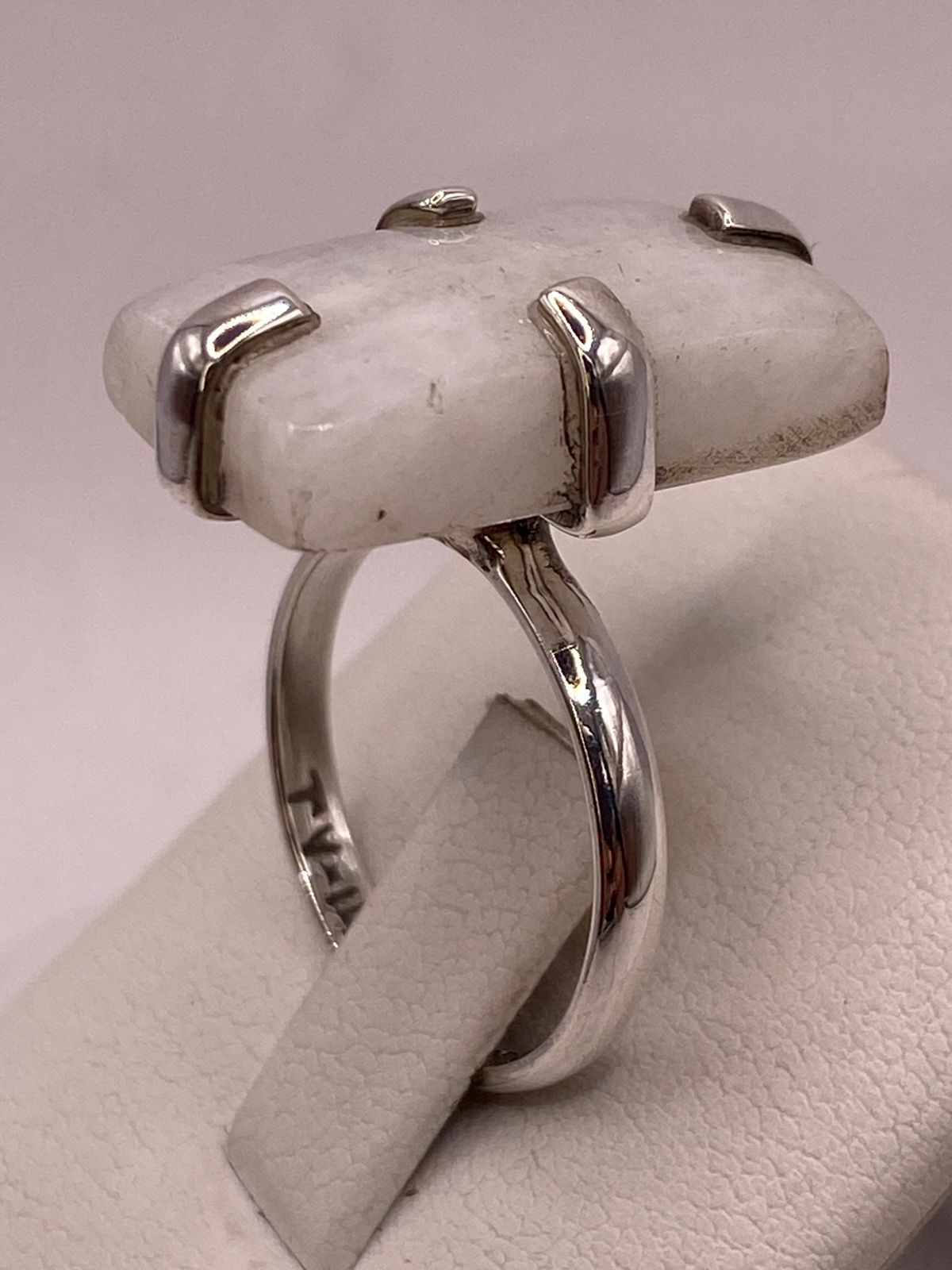 Anillo de Plata Ley 925 con Piedra Luna Natural