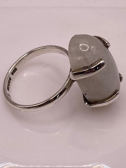 Anillo de Plata Ley 925 con Piedra Luna Natural
