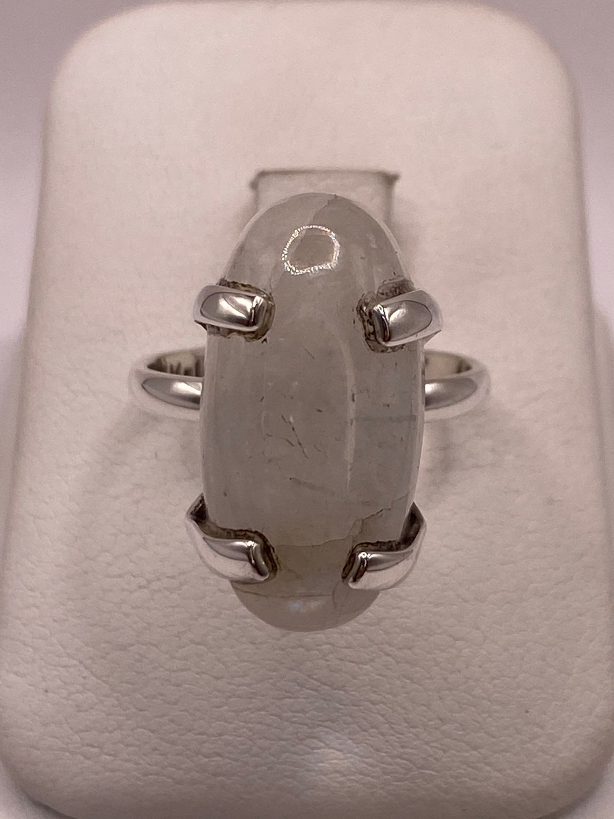 ANILLO DE PLATA LEY 925 CON PIEDRA LUNA NATURAL