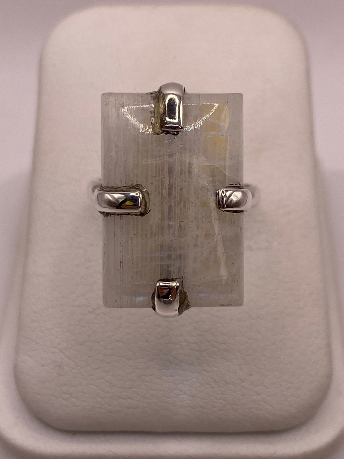 ANILLO DE PLATA LEY 925 CON PIEDRA LUNA NATURAL