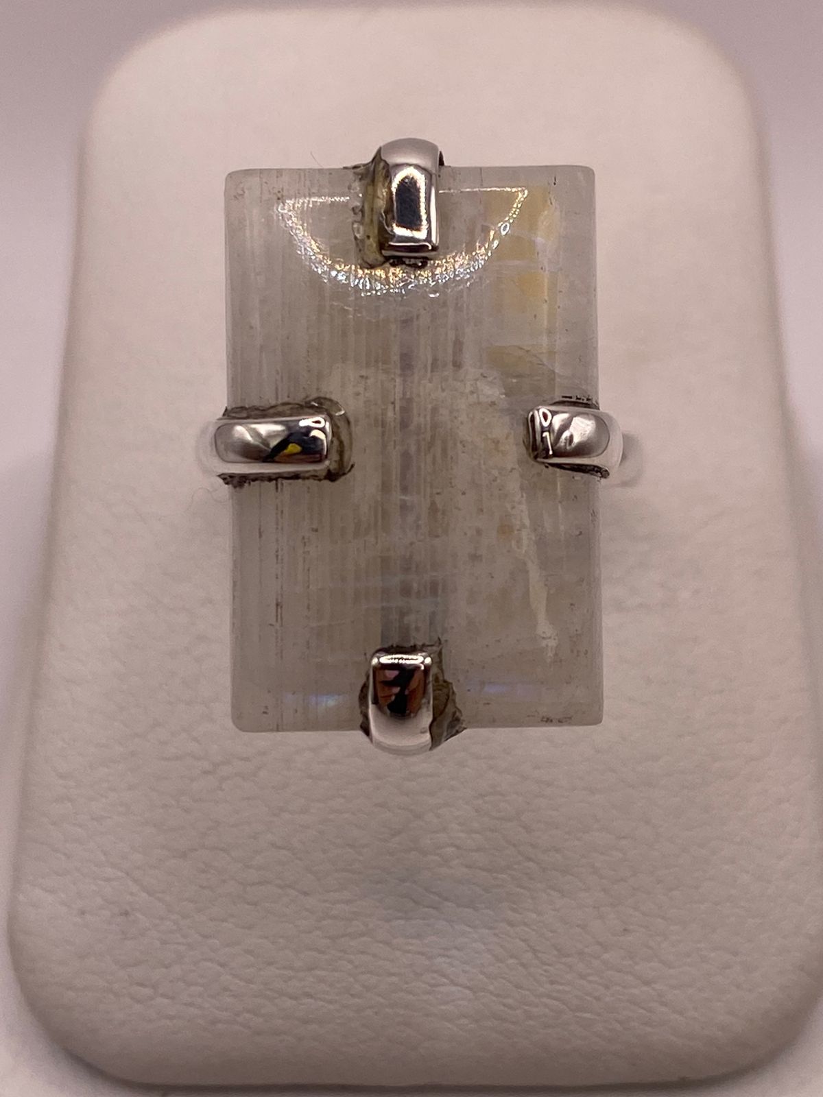 ANILLO DE PLATA LEY 925 CON PIEDRA LUNA NATURAL