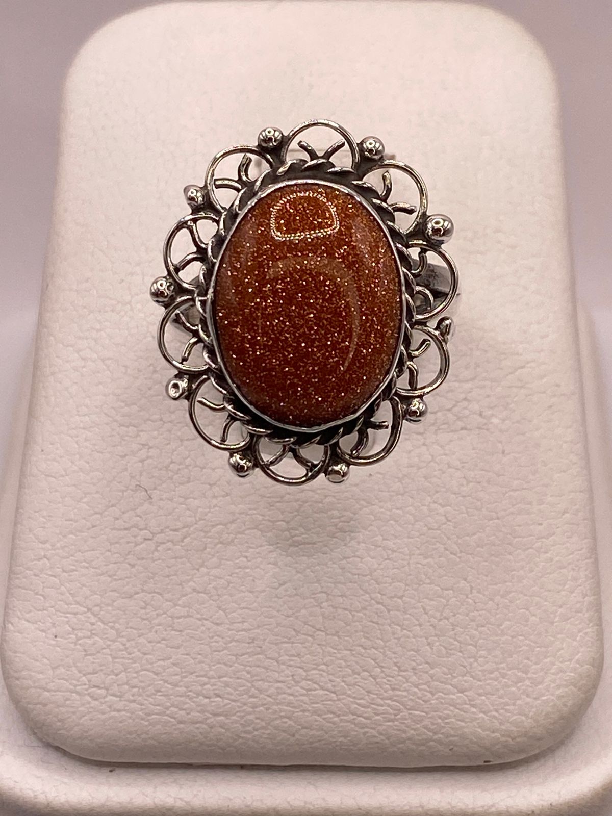 Anillo de Plata Ley 925 con Piedra Sol Dorada