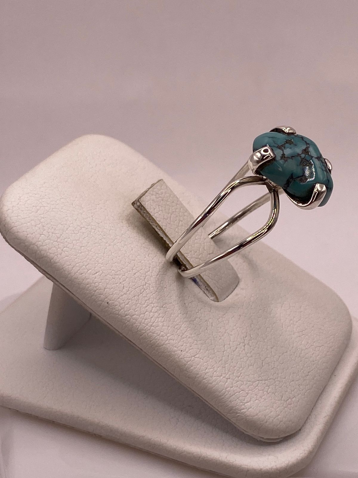 ANILLO DE PLATA LEY 925 CON TURQUESA NATURAL
