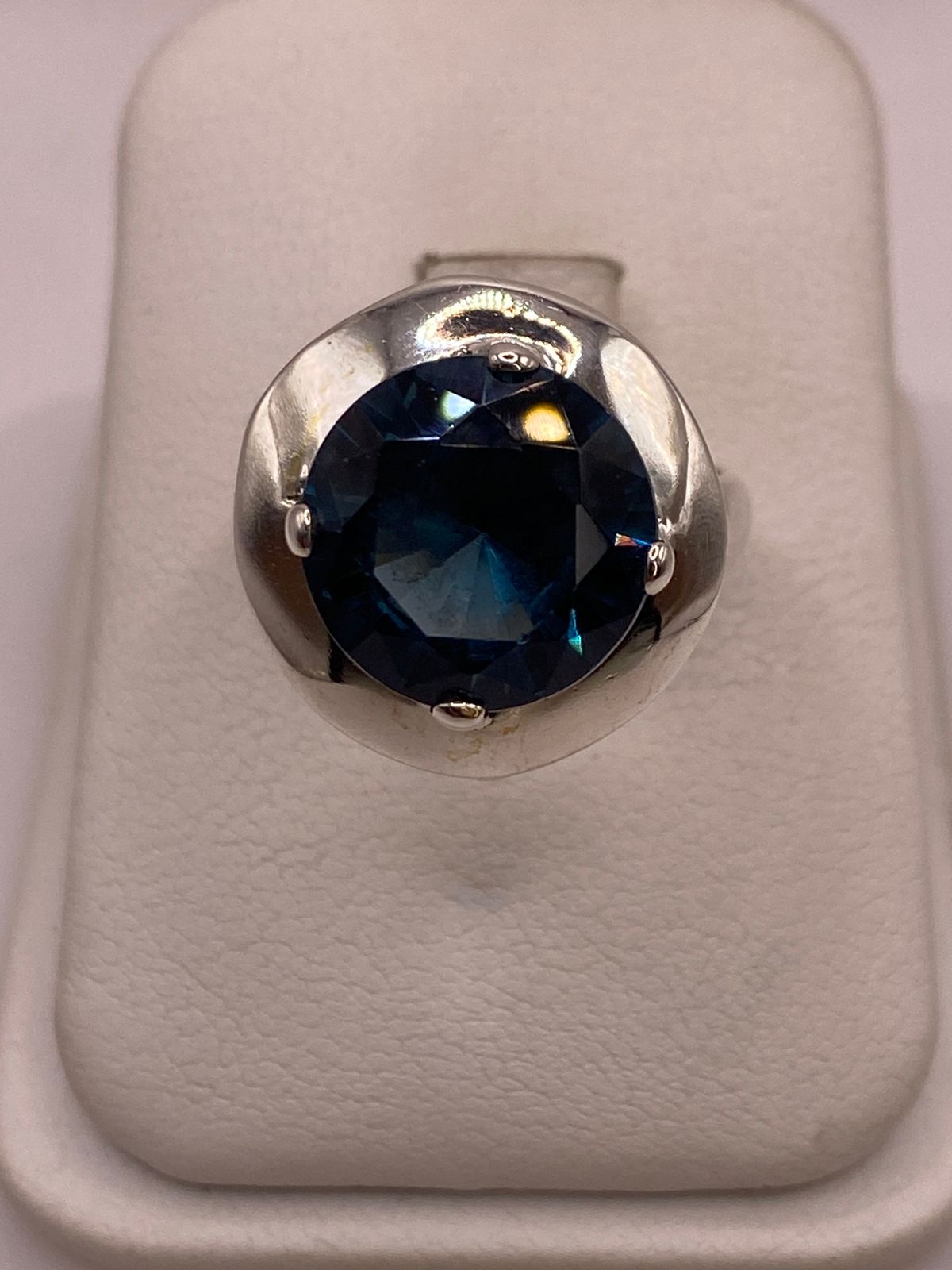 Anillo de Plata Ley 925 con Zirconia Azul Zafiro