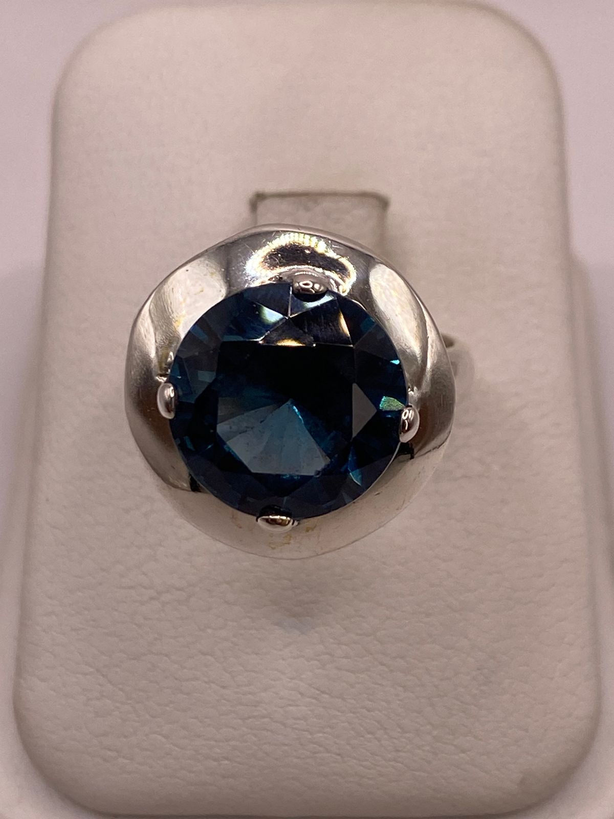 Anillo de Plata Ley 925 con Zirconia Azul Zafiro